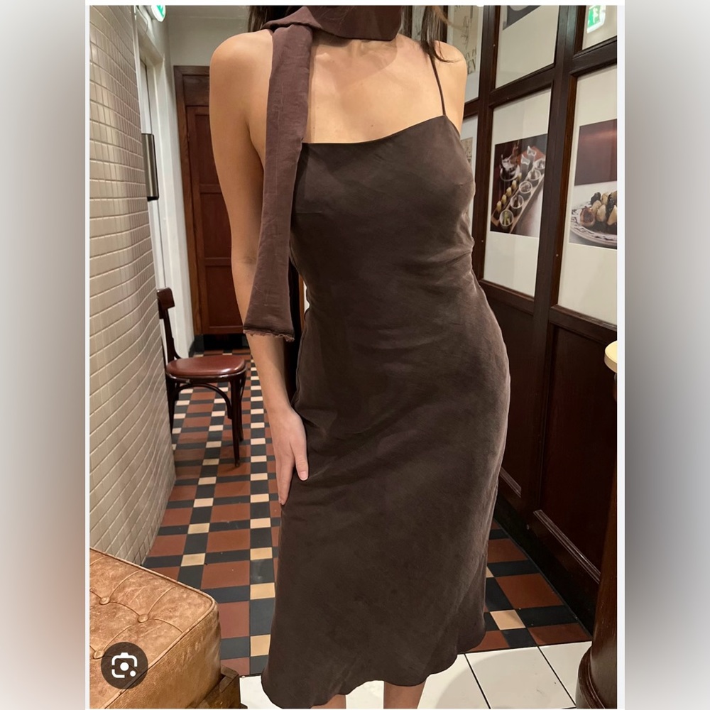 Djerf Avenue - Dream Midi Dress in Dark Mocha